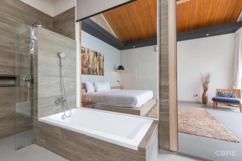 Bedroom &amp; Bathroom