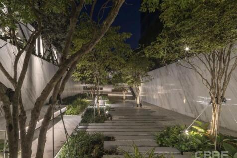 Hideaway Courtyard