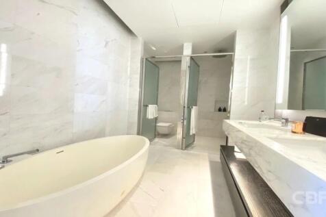 Four Seasons Private Residences - Bathroom