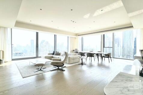 Scope Langsuan - Living Room