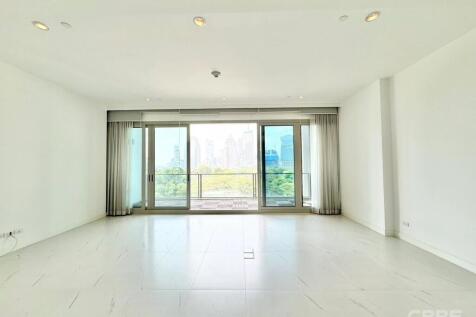 185 Rajdamri - Living Room