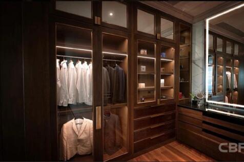 The Residences at Mandarin Oriental, Bangkok - Walk-in Closet