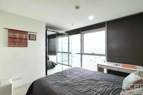 The River - Bedroom