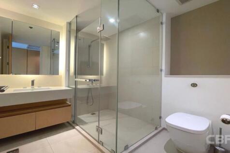 The River - Bathroom