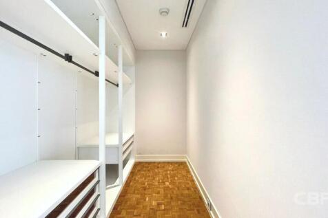 The Ritz-Carlton Residences, Bangkok - Walk-in Closet