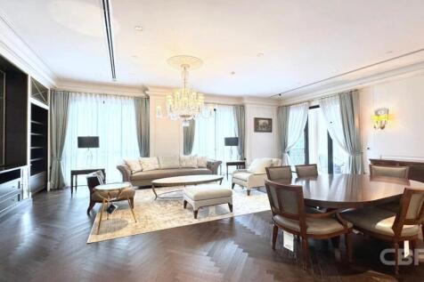 98 Wireless - Living &amp; Dining Area