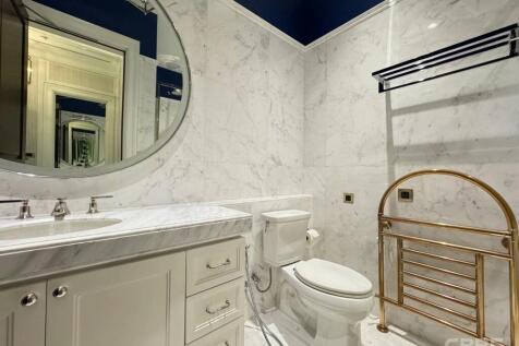 98 Wireless - Bathroom