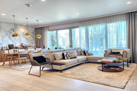 185 Rajadamri - Living Room
