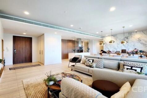 185 Rajadamri - Living room