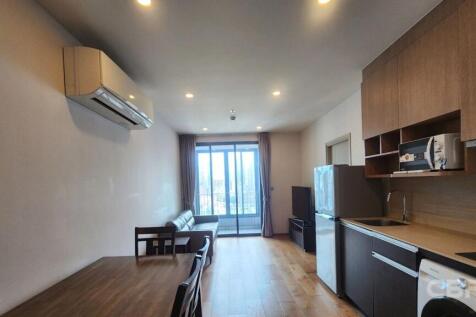 Q Chidlom-Phetchaburi - Living Room