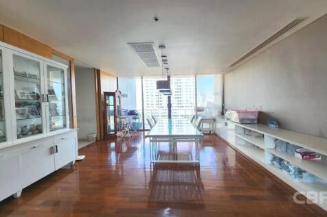 Domus Condominium - Dining Area