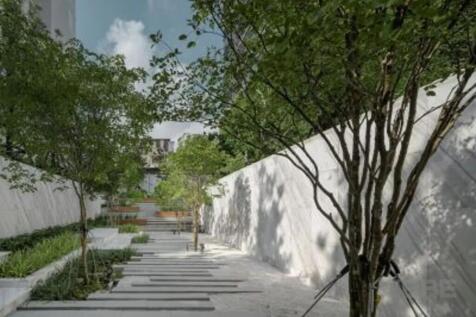 Hideaway Courtyard