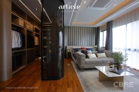 Luxury space : Master bedroom and walk-in closet