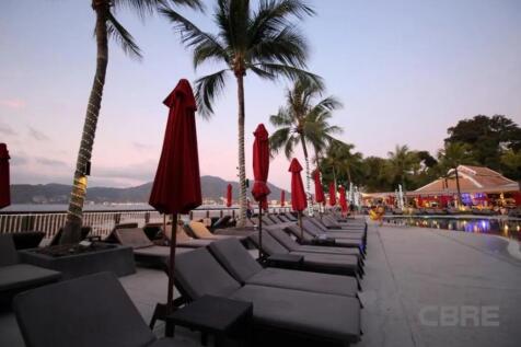 Pool bar