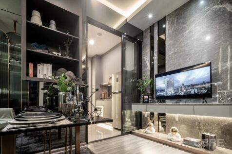 Show Unit: Studio