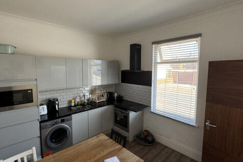 kitchen_2.JPG