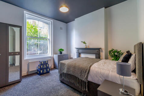 8435316-interior2-800