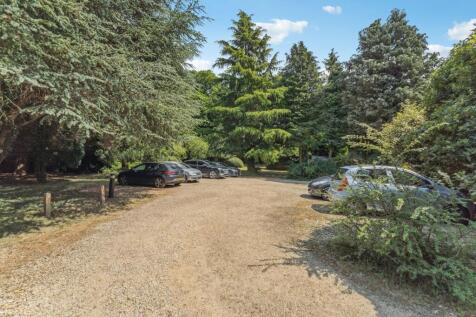 Parking &amp; Communal Grounds
