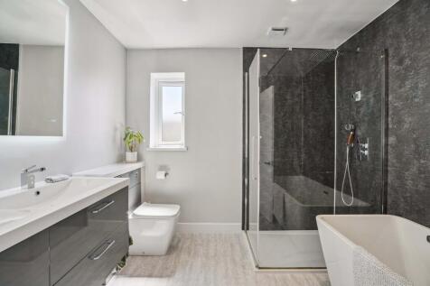 Main bathroom
