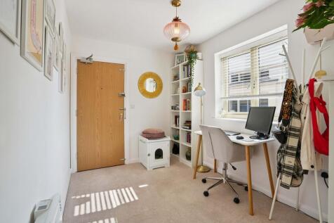 Hallway/Study