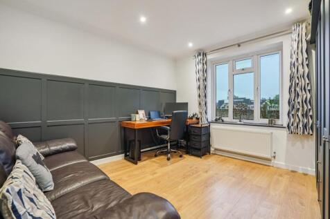 Bedroom/Study