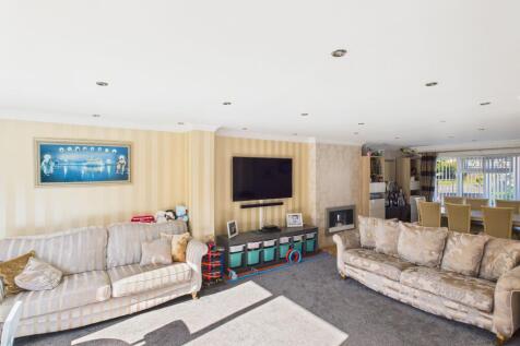 Living room/dining room