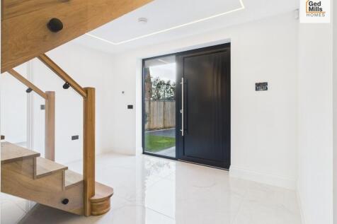 ENTRANCE HALLWAY 