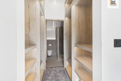 DRESSING AREA