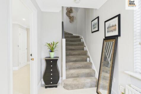 ENTRANCE HALLWAY 