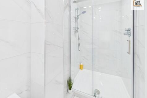 ENSUITE SHOWER RO...