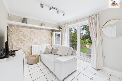 CAM04261G0-PR0116...