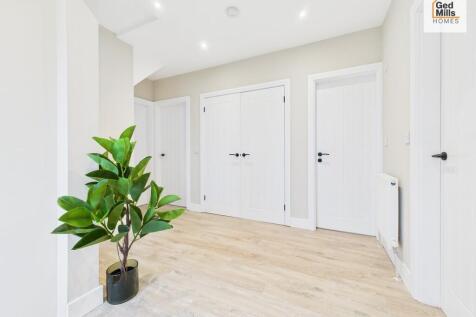 CAM04261G0-PR0117...