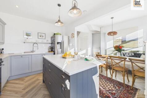 CAM04261G0-PR0118...