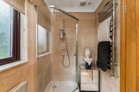 Primary En suite