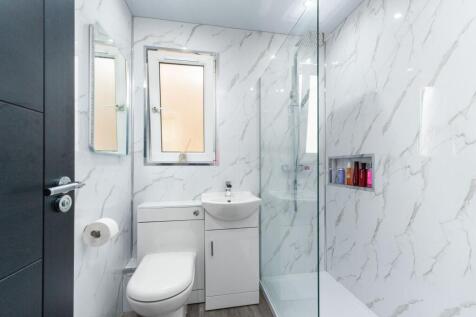 Bedroom 2 En-Suite