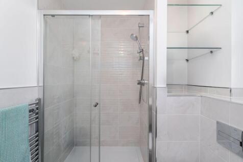 Bedroom Two En-suite