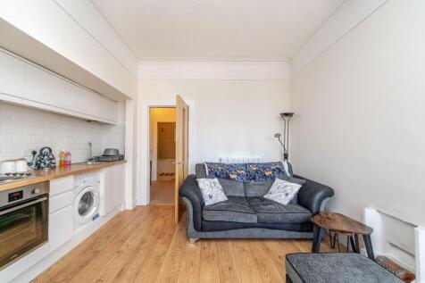 Lounge/Kitchen
