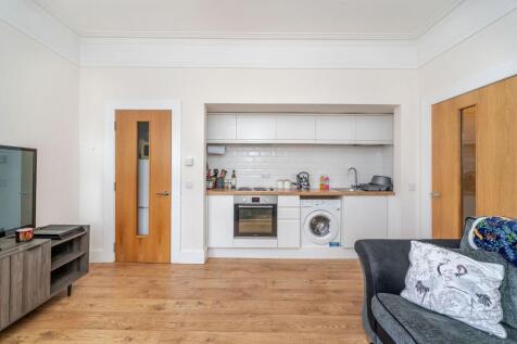 Lounge/Kitchen