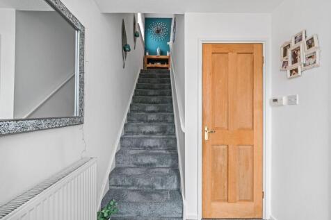 Entrance Hallway/Stair to Upper Level