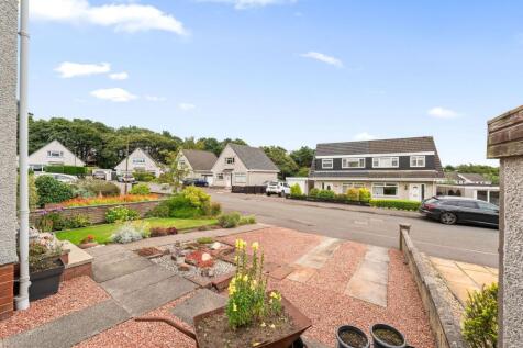 Driveway/Front Garden