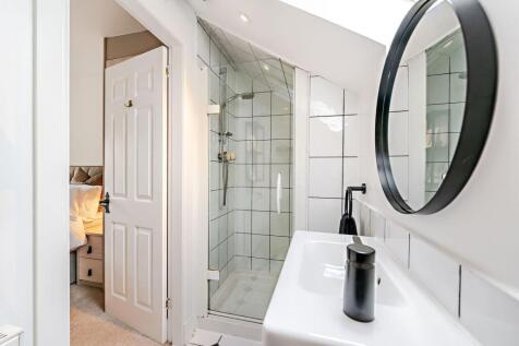 Bedroom One En-suite