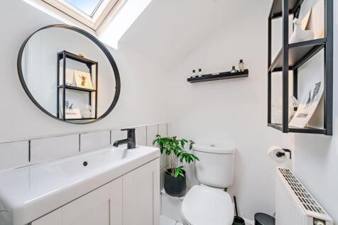 Bedroom one En-suite