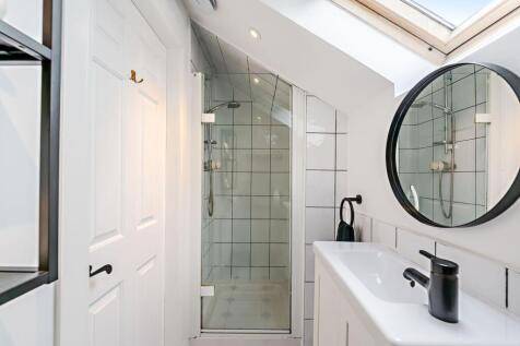 Bedroom One En-suite