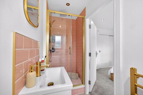 Bedroom One En-suite