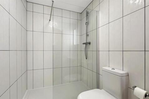 Master Bedroom En Suite