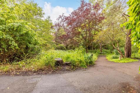 Pathway to Bournemouth Gardens
