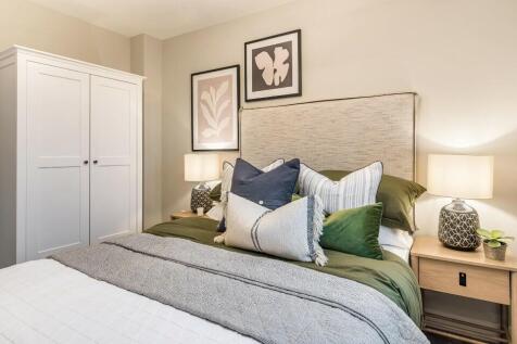 Similar Show Home