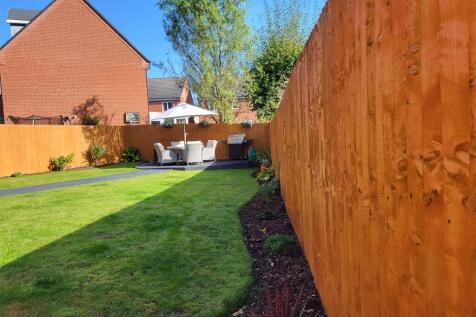 Rear garden 3.jpg