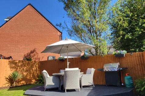 Rear garden4.jpg