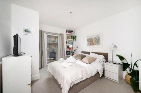 Bedroom 1.jpg